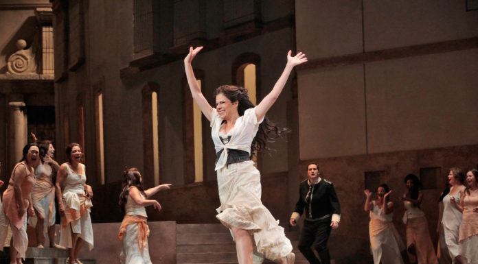 How Soprano Ana María Martínez Becomes Carmen