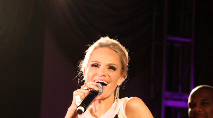 Chatting with Kristin Chenoweth Kristin Chenoweth goes solo at The Hollywood Bowl