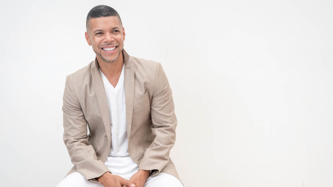 Wilson Cruz plays 