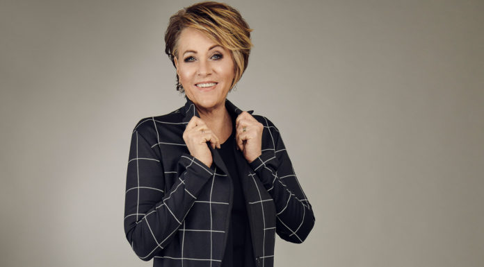 Lorna Luft Lives in the Moment and With the Past Lorna Luft opens for Barry Manilow at the Hollywood Bowl