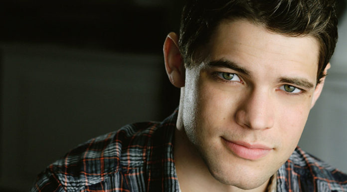 Supergirl’s Jeremy Jordan Sings Oscar-Winning Songs with the Pasadena Pops Supergirl's Jeremy Jordan sings with the Pasadena Pops Orchestra