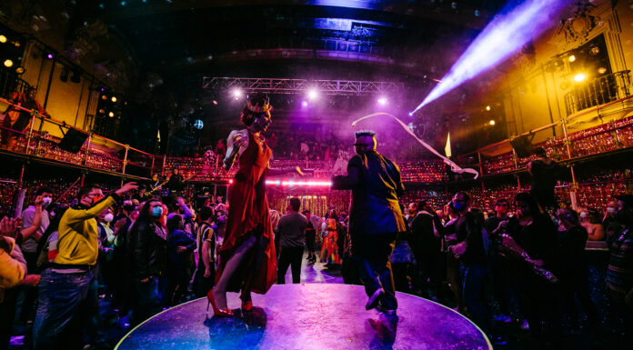 The “Head Over Heels” Cast Invites You to Their Party The cast of "Head Over Heels" at the Pasadena Playhouse talks about the themes in the musical with Cultural Attach´´