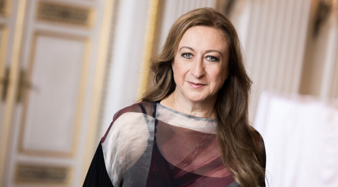 Conductor Simone Young Comes Into Her Own Cultural Attaché talks to conductor Simone Young about the repertoire she loves to conduct