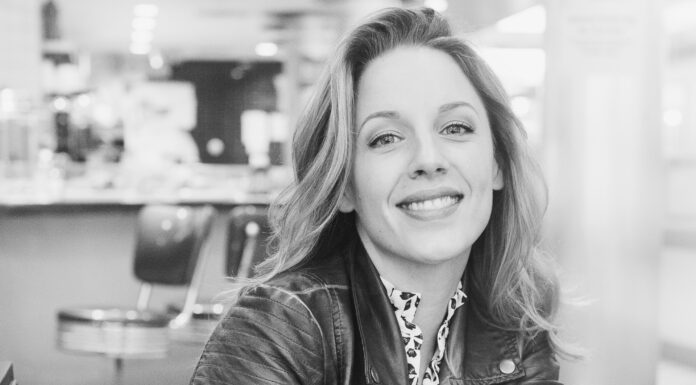 Jessie Mueller And Her Beautiful Career Cultural Attaché talks to Tony Award-winner Jessie Mueller about her career from Wiggly Worm to Miss Adelaide
