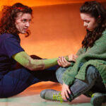 Julia-Murray-and-Lois-Craig-in-22Islander22-Photo-by-Steve-Tanner-Courtesy-Chicago-Shakespeare-Theater