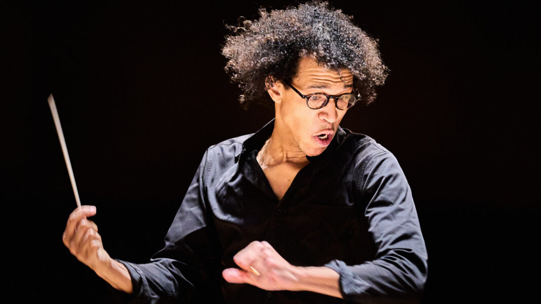 Jonathon Heyward Mid-Performance (Photo ©Kaupo Kikkas-Courtesy Jonathon Heyward) Cultural Attaché talks with conductor Jonathon Heyward about making classical music belong to everyone